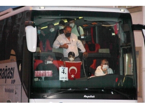 Suudi Arabistan Ve Cezayir’den Gelen Türk Vatandaşları Yurda Yerleştirildi