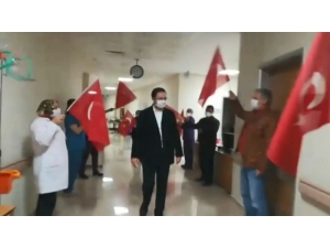 Başhekim Bayraklar Ve Alkışlarla Taburcu Edildi