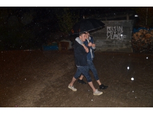 Aşırı Yağışlar Nedeniyle Habur Çayı Taştı...çay Kenarındaki Tarla Ve Ahırlar Sular Altında Kaldı