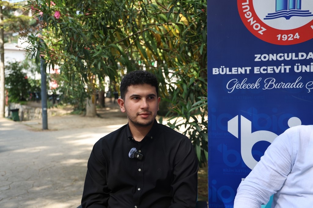 bilim-kafe-de-gelecegin-meslekleri-konusuldu-bilisim-guvenligi-uzmanligi-ve-siber-guvenlik