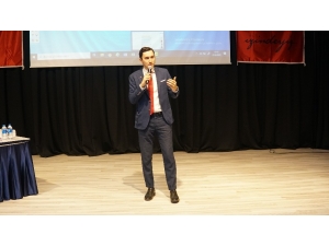 Öğrenciler Evde Kaldı, Öğretmenler Okula Geldi