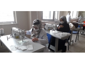 Kahta Halk Eğitim Merkezinde Maske Üretimi Başladı