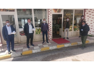 Mhp’li Kütahya Belediye Başkanı Işık’dan Şemdinli’ye Maske Desteği