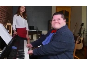 23 Nisan’a “Artı 1” Farkla Piyano Çaldı