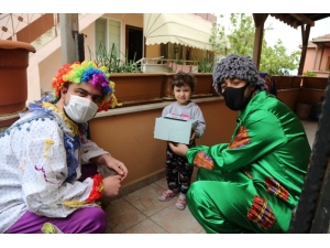 Sağlık Çalışanlarının Çocuklarına 23 Nisan’da Pasta Sürprizi