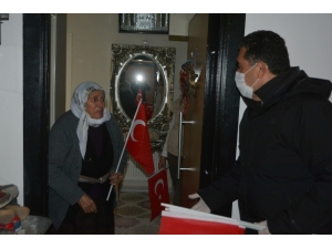 Başkan Demir 23 Nisan’da Çocukları Evde Sevindirdi