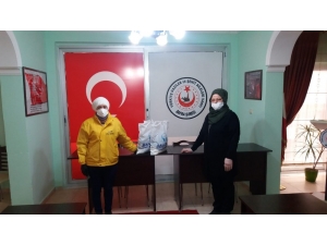 Dernekten Maske Desteği