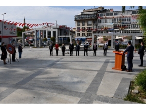 Söke’de Ulusal Egemenlik Ve Çocuk Bayramı Çelenk Sunumu İle Başladı