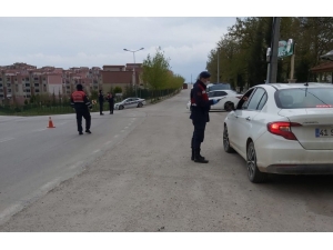 Jandarma Aranan 9 Kişiyi Huzur Denetiminde Yakaladı