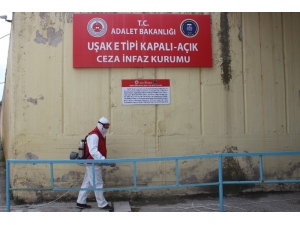Uşak Cezaevinde Dezenfekte İşlemleri Sürüyor