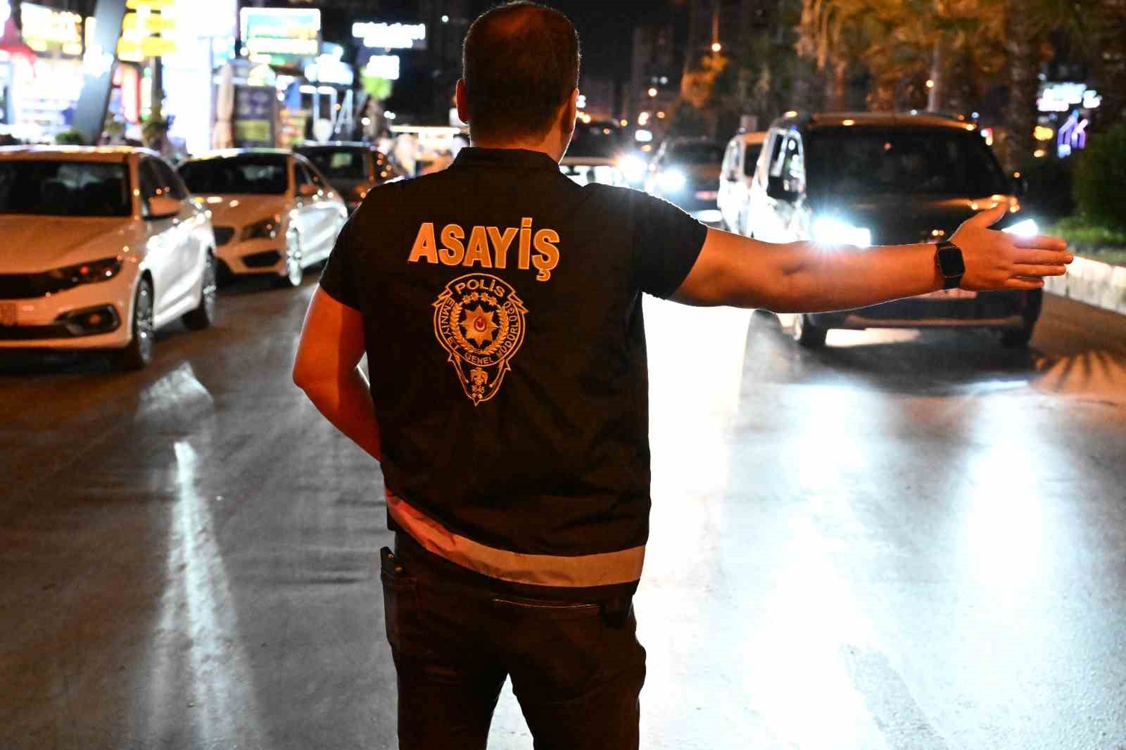 mersin-de-es-zamanli-narko-alan-uygulamasi