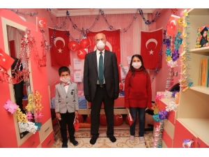 Başkan Akman, 23 Nisan’ı Eşme Kardeşlerle Kutladı