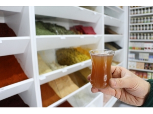 Saray Mutfağından Virüslere Ve Susuzluğa Demirhindi Şerbeti