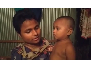 Bangladeş’te Bebeğin Süt Parası İçin Annesi Saçlarını Kesip Sattı
