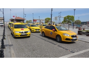 Çanakkaleli Taksicilerden Konvoylu 23 Nisan Kutlaması