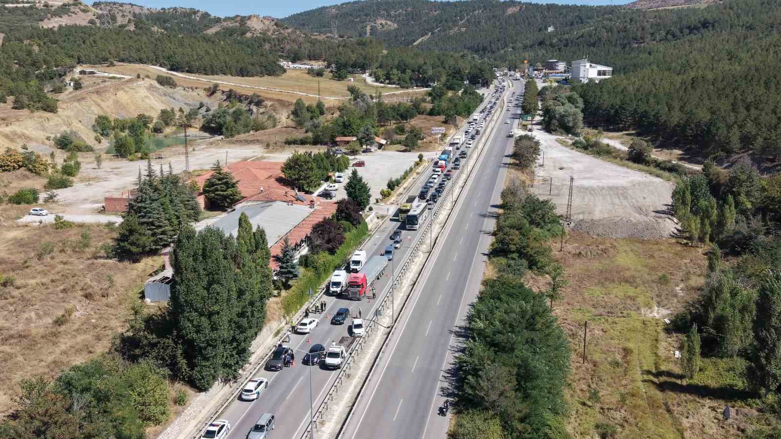 corum-da-3-aracli-zincirleme-kaza-5-yarali