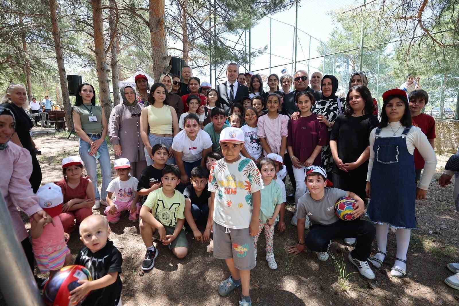 yetim-ve-oksuz-cocuklar-piknikte-bulustu