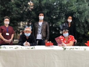 Tunceli’de Engelli Çift, Maske Ve Sosyal Mesafe Tedbiri Altında Evlendi