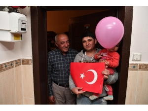 23 Nisan’da 23 Mahalle 23 Sokakta Çocuklara Balon Ve Bayrak Sürprizi