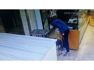 3 Ayda Üçüncü Kez Soyuldu