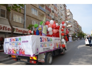 Manisa Sokaklarında 23 Nisan Coşkusu