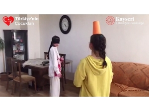 23 Nisan’da Hayrete Düşüren Gösteri