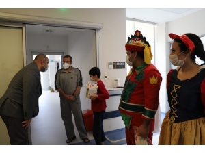 Ankara Şehir Hastanesinde Çocuklara 23 Nisan Sürprizi