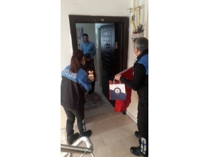 Polislerden 23 Nisan Doğum Günü Sürprizi