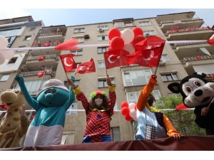 23 Nisan İçin Süslenen Tırlar 61 Mahallede Çocuklara Sürpriz Dolu Anlar Yaşattı