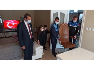 Makam Koltuğu 8 Yaşındaki İrem’in Ayağına Gitti