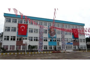 Çocukların Bayram Kutlamaları Oluşturulan Posterlerle Sergilendi