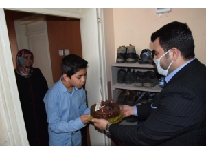 Başkan Bünül’den 7 Sınıf Öğrencisine Sürpriz Doğum Günü