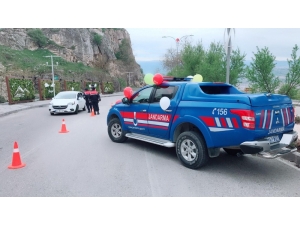 Mehmetçik, Araçlarını Süsledi Çocukları Sevindirdi