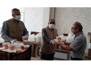 Beşir Derneği Sağlık Çalışanlarını Yalnız Bırakmadı