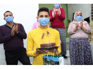 Başkan Kaplan Ve Arıkoğlu’ndan 23 Nisan’da Doğum Günü Sürprizi