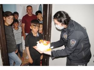 Cizre Polisinden 11 Yaşındaki Çocuğa Doğum Günü Sürprizi
