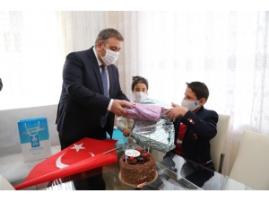 Sunar, Palandökenli Çocukların 23nisan Coşkusunu Paylaştı