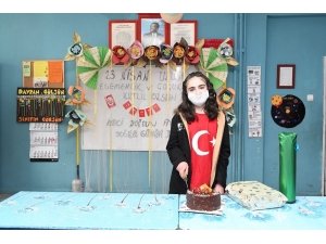 Çatak’ta 23 Nisan’da Doğan Öğrenciye Doğum Günü Sürprizi