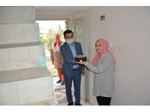 Selendi Kaymakamlığından 23 Nisan Doğumlulara Doğum Günü Kutlaması