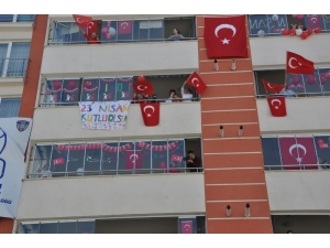 Çocukların "23 Nisan" Bayramı Sürprizlerle Kutlandı