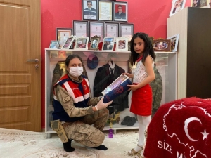 Jandarmadan Şehit Çocuklarına 23 Nisan Sürprizi