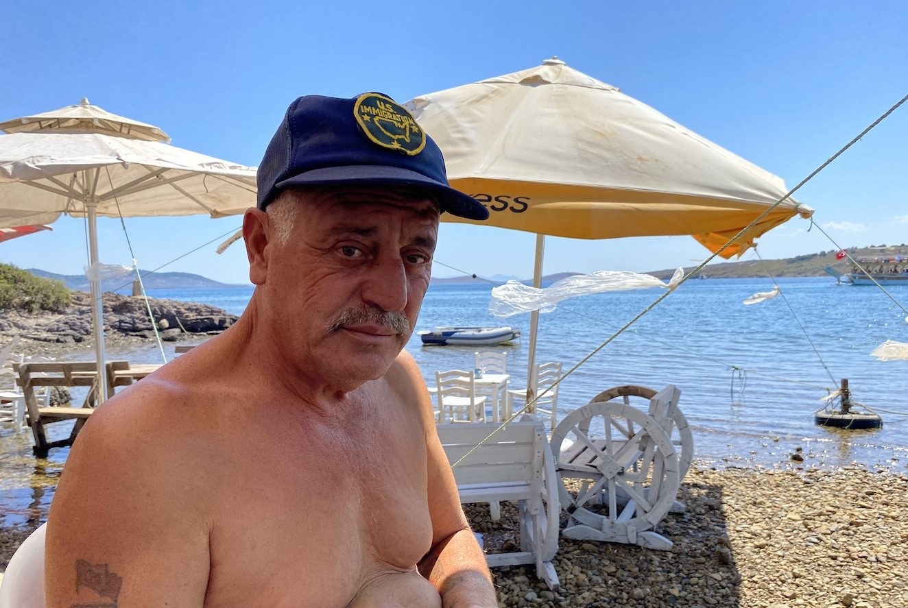 ayvalik-ta-can-pazari-akintiya-kapilan-tatilci-sisme-botla-kurtarildi