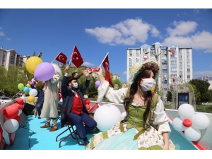 Büyükşehir Şehir Tiyatroları Çocuklara Bayram Havası Yaşattı