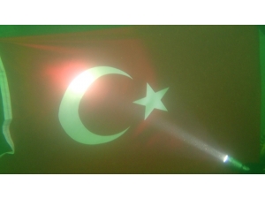 Dalgıçlar, Baraj Gölünün 30 Metre Altında Türk Bayrağı Açtı