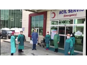 Sağlık Çalışanlarından İstiklal Marşı