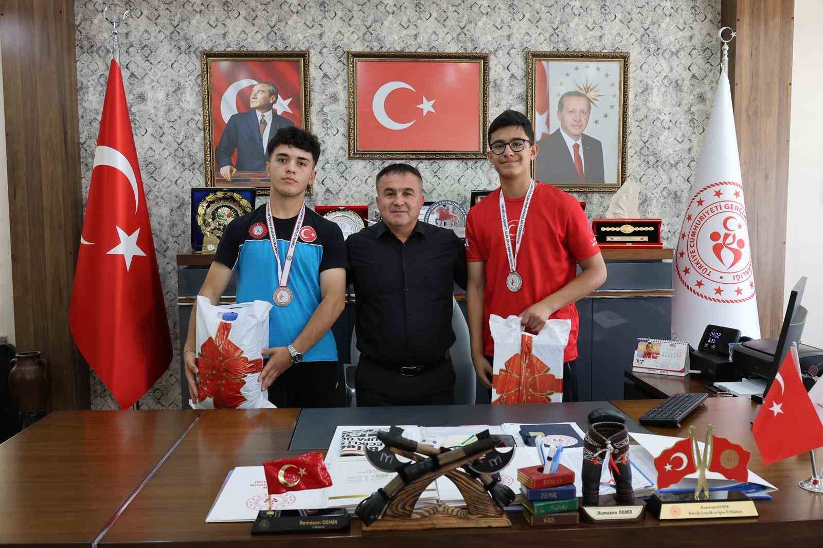 bilecikli-sporculardan-gururlandiran-turkiye-derecesi
