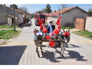 Süslenmiş Eşeklerle 23 Nisan Kutlaması