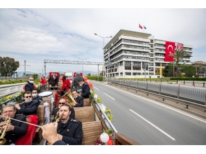 İzmir 23 Nisan’da Tek Yürek Oldu