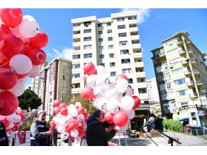 Kadıköy’de 23 Nisan Coşkusu: Balonlar Gökyüzünde Buluştu