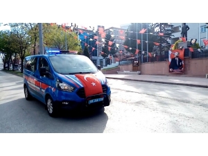 Jandarmadan Megafonlu Kutlama